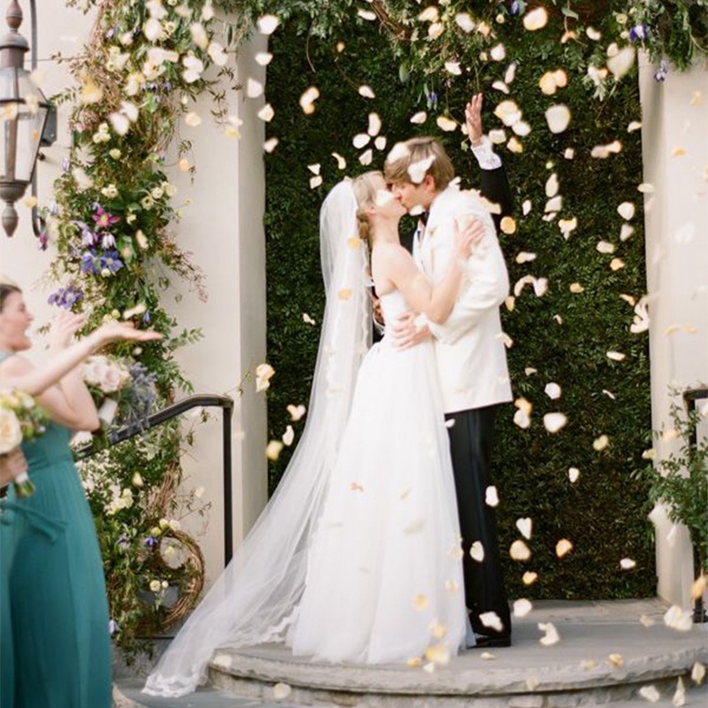 Túi 100 Cánh Hoa Hồng Giả Bằng Lụa Trang Trí Bàn Tiệc Cưới