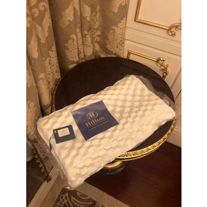 Gối cao su non 𝐅𝐑𝐄𝐄 𝐒𝐇𝐈𝐏Gối cao su non người lớn Hilton tự nhiên cao cấp mang lại giấc ngủ cực kì êm ái