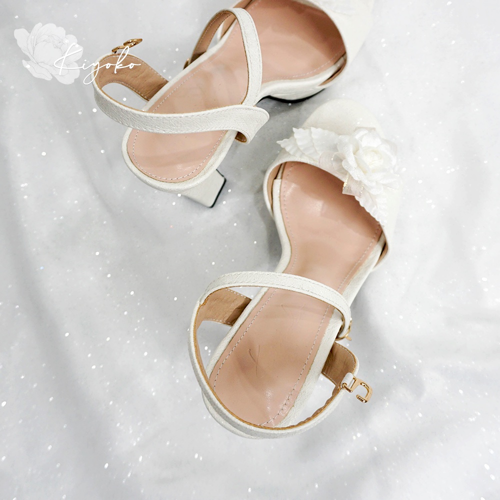 Giày cưới Kiyoko sandal đế vuông đính hoa trà cao 10cm