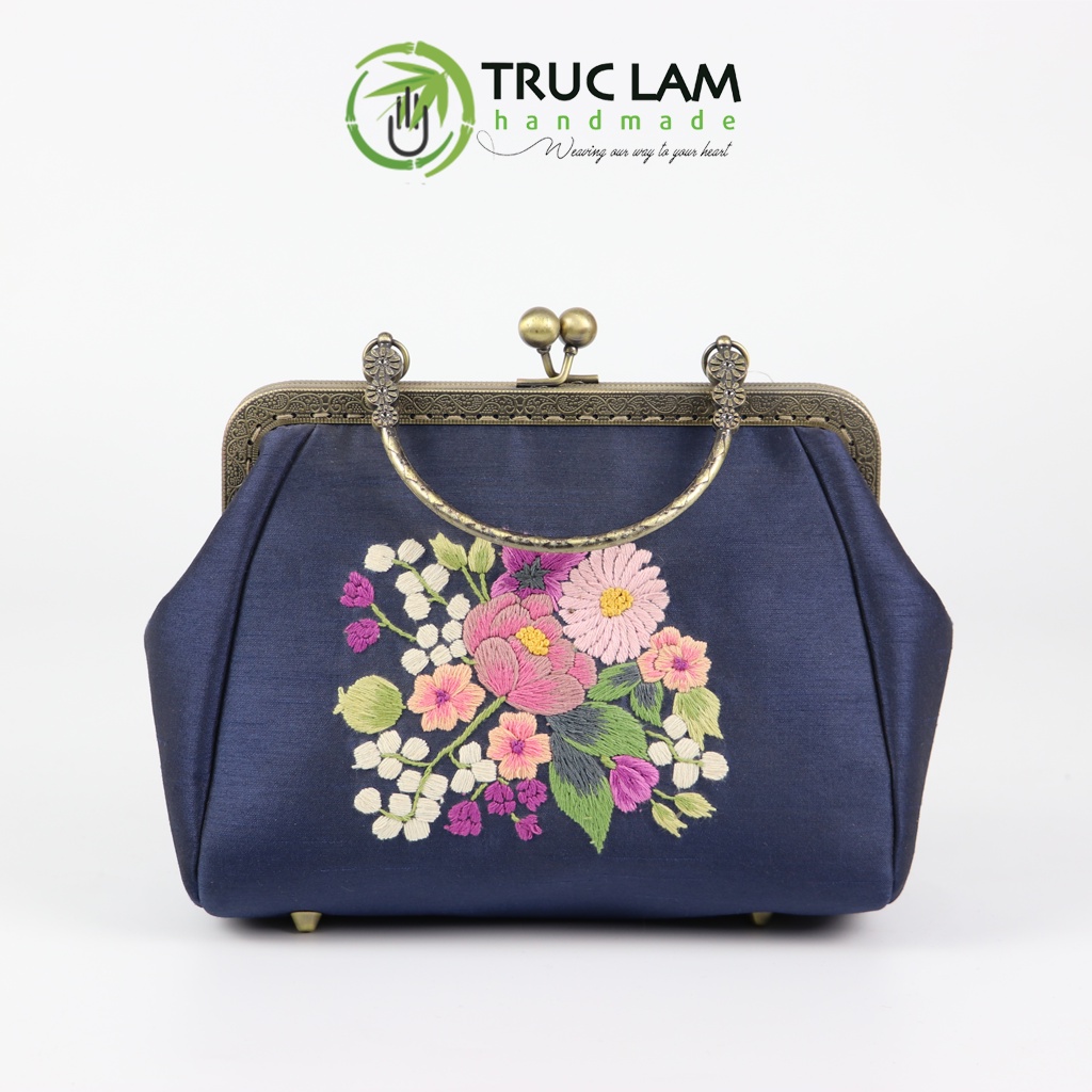 Túi Xách Tay Túi Đeo Vai Thời Trang Nữ Vải Tafta Khóa Nẹp Đồng Thêu Hoa Cúc Thủ Công - Trúc Lâm Handmade