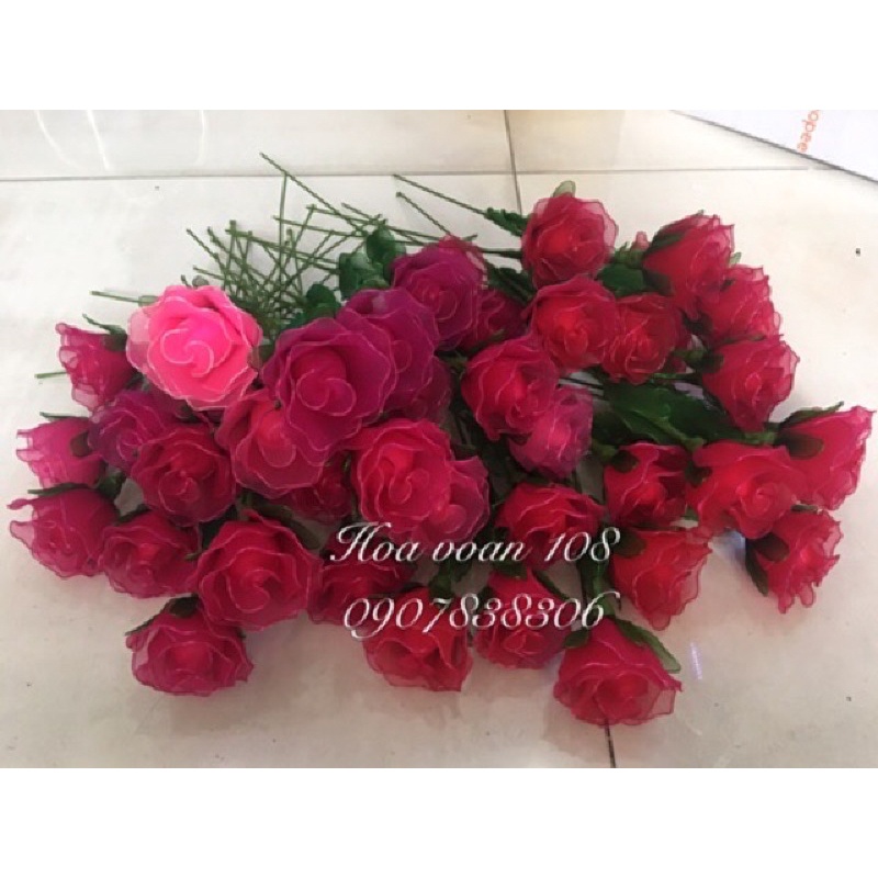 Combo 9 bông hoa và 2 bụi cỏ điểm