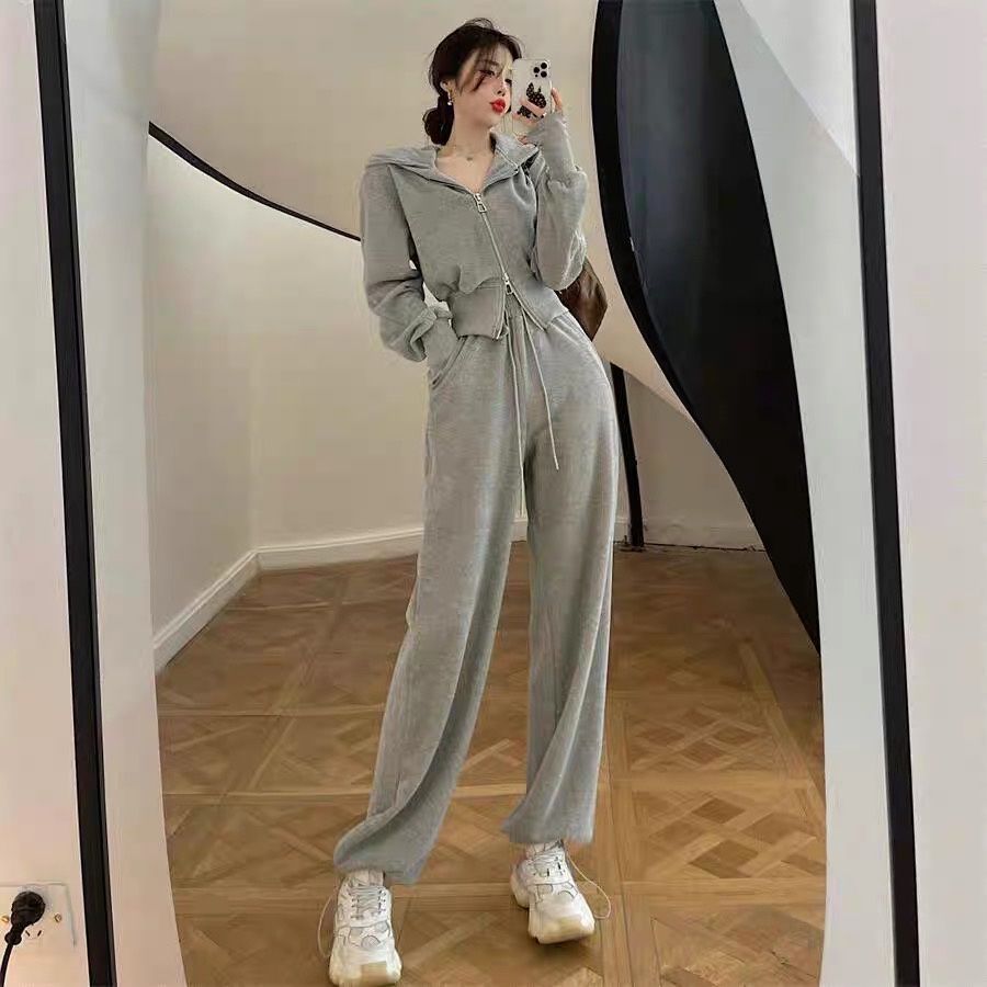Set thể thao hồng áo dây có nón + quần dài ống rộng cá tính