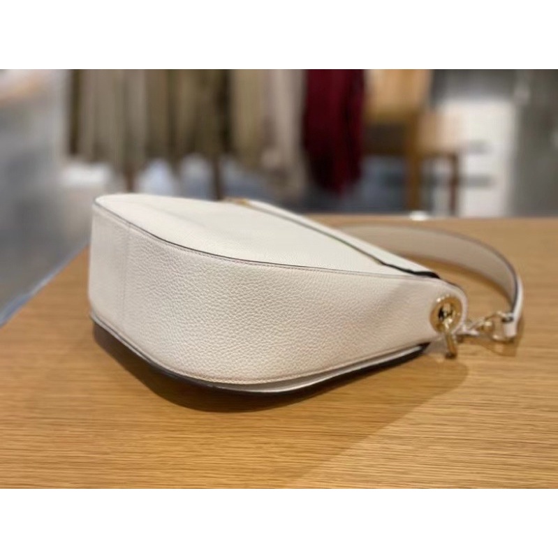 Túi đeo vai Coach kleo 17 C5685  - 3 màu 2 size 17 - 23cm