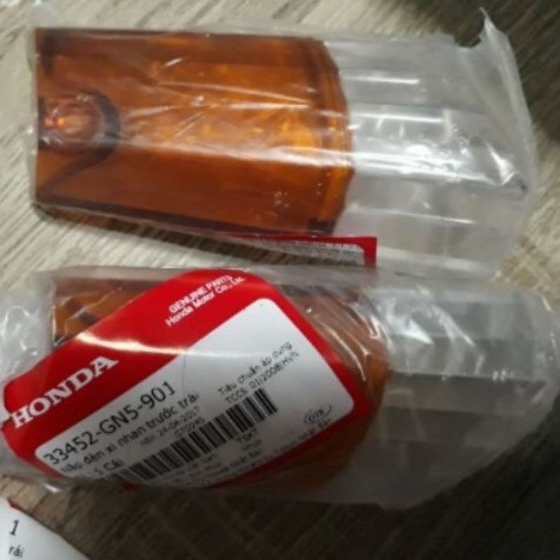 Nắp xi nhan trước Dream Việt ( giá 1 đôi )