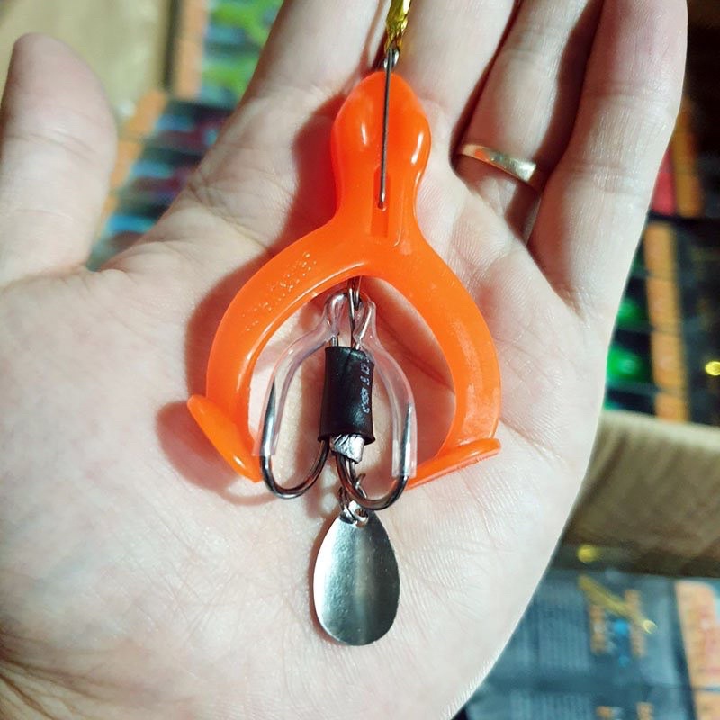 Mồi mềm câu Lure Lưỡi Đôi 2 chân có thìa chống vướng