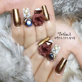 Móng tay thiết kế