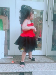 Set áo nhún đỏ chân váy tutu đen