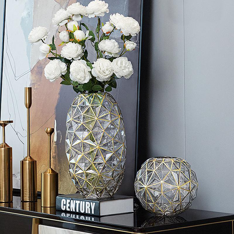 Bình hoa thuỷ tinh trang trí Diamond kiểu dáng sang trọng quý phái