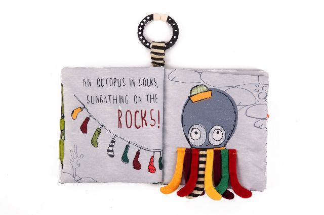 Đồ Chơi Sách Vải Kích Thích Thị Giác Be Side The Sea Minakids SV42