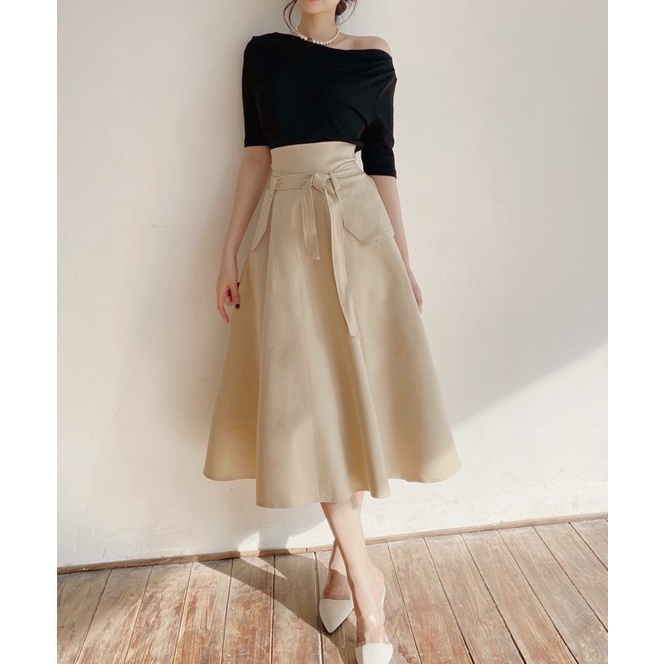 Áo thun H.I.U ROOM thun lệch vai đen #Shouldertop H.I.U design 2021.