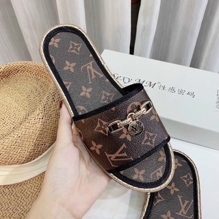 Dép Lê Gắn Chữ L-V Mầu Nâu Hàng Hót 2021