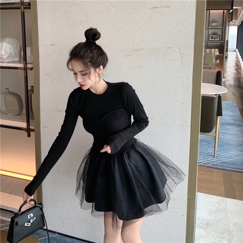 Váy liền đuôi xoè bồng bềnh tạo đường eo cong tôn dáng