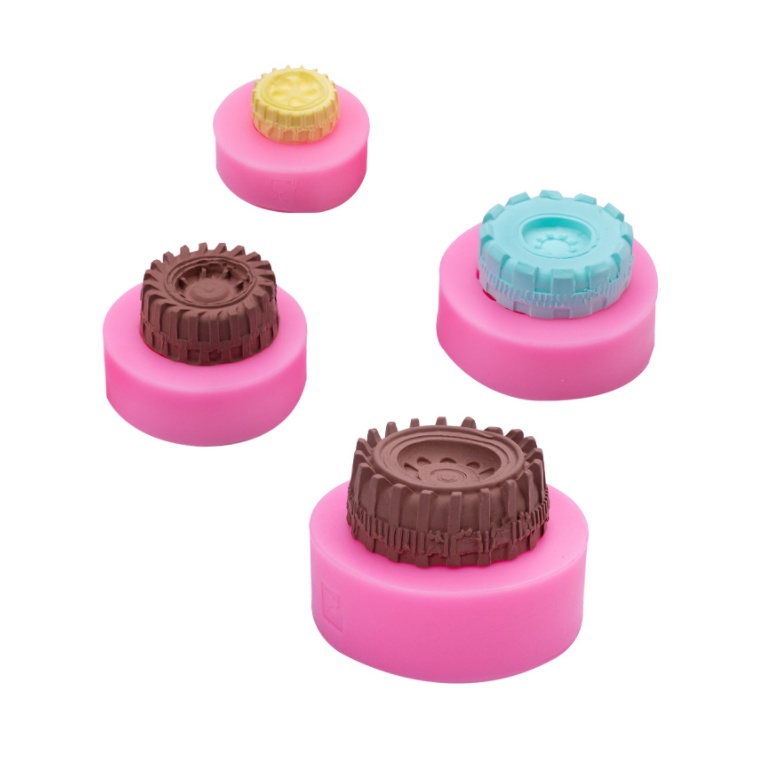 4 khuôn làm bánh bằng silicone hình lốp xe hơi 3D