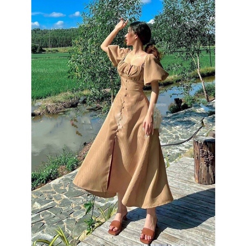 ĐẦM MIDI CỔ VUÔNG XẾP NGỰC NÚT BỌC TAY PHỒNG | BigBuy360 - bigbuy360.vn