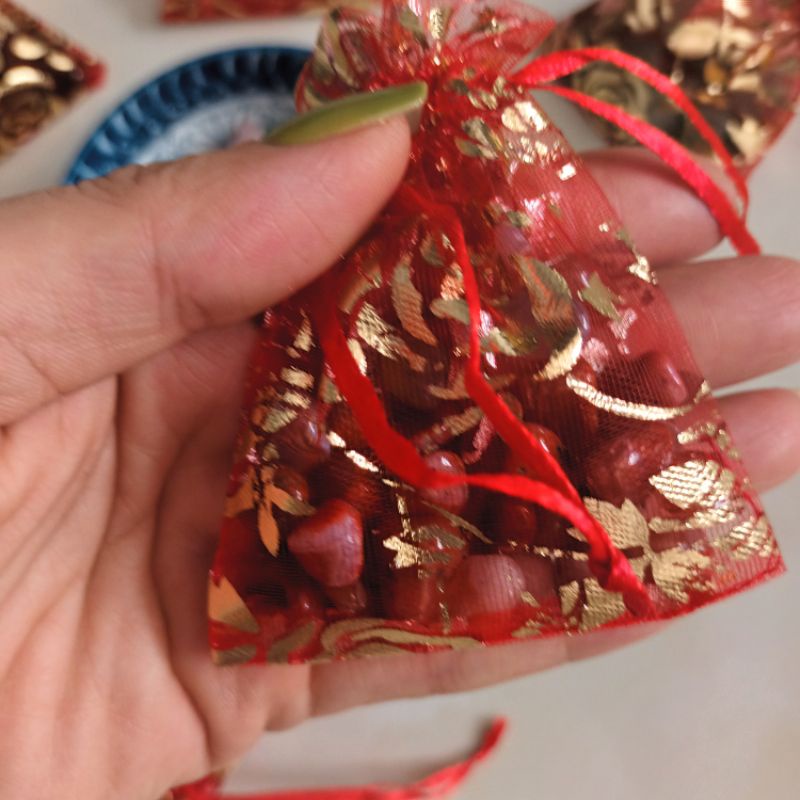 Túi gấm đá thô nhiều màu thanh tẩy năng lượng xấu, thu hút may mắn tài lộc