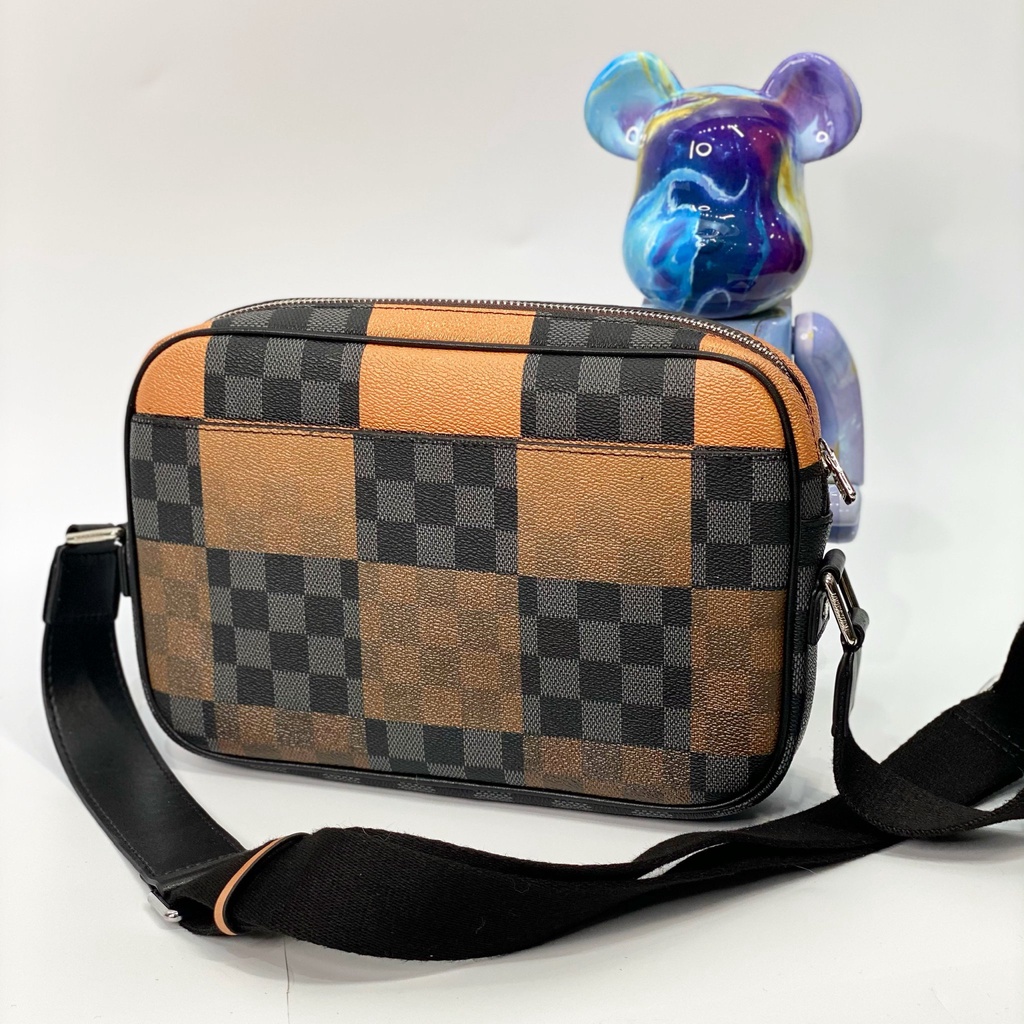 Túi đeo chéo LV Alpha caro