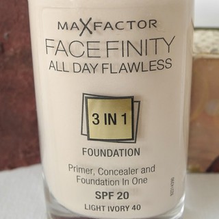 Kem nền trang điểm MAX FACTOR FACEFINITY 3in1 MÀU 40 LIGHT IVORY