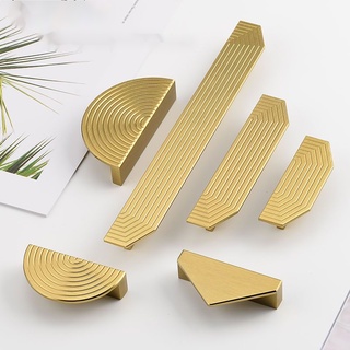 Tay Nắm Cửa Tủ Màu Vàng Sang Trọng