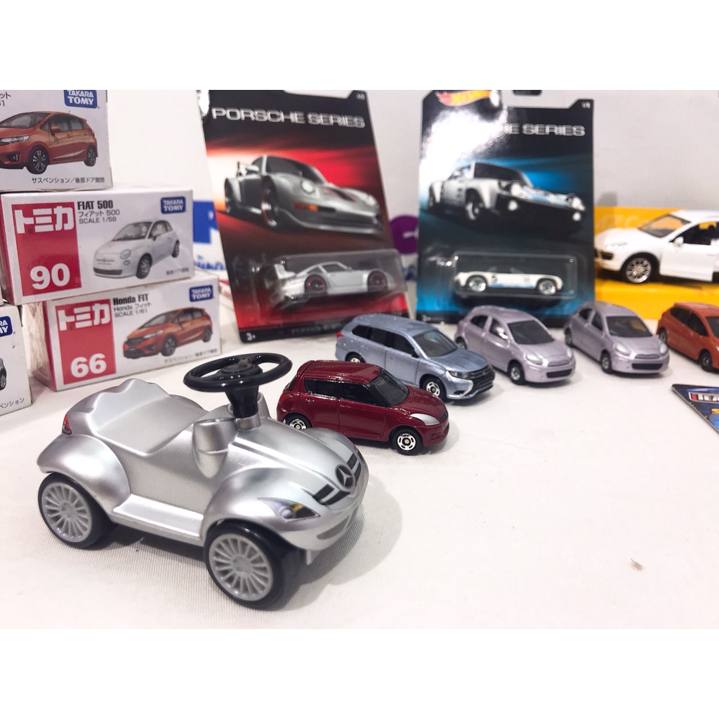 Takara Tomy - Xe đồ chơi Tomyca - Nissan March