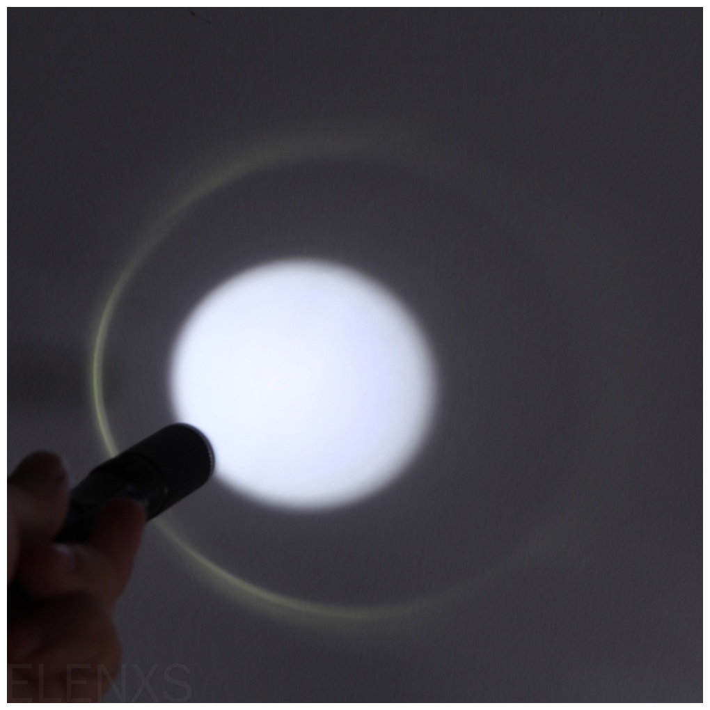 Đèn pin hình cây bút cứng chống trượt không thấm nước sử dụng pin AAA tiện dụng