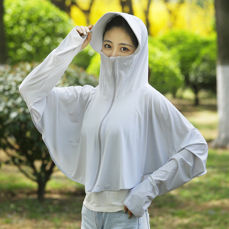 Áo Choàng Chống Nắng Có Mũ Trùm Đầu Chất Lụa Lạnh Thoáng Khí Thiết Kế Mới Thời Trang Mùa Hè Cho Nữ
