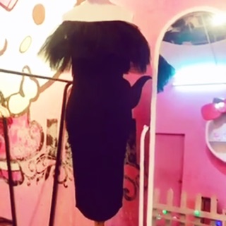 Đầm ren body trễ vai