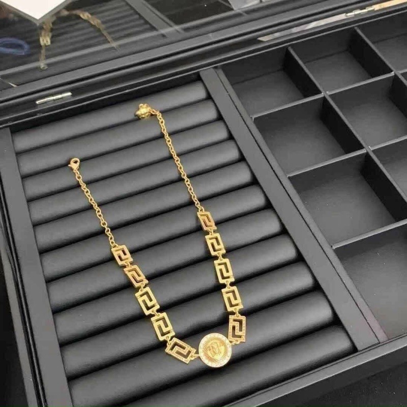 Vòng cổ siêu hothit