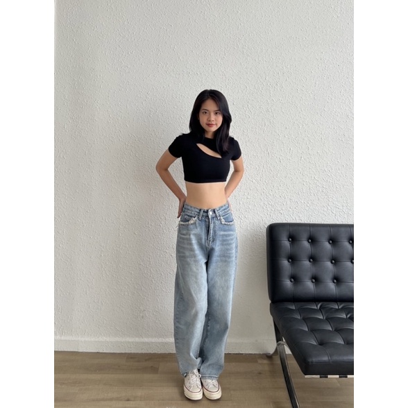 Áo croptop cổ chéo hở