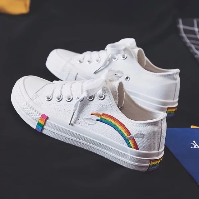 Giày cầu vồng kèm ảnh thật