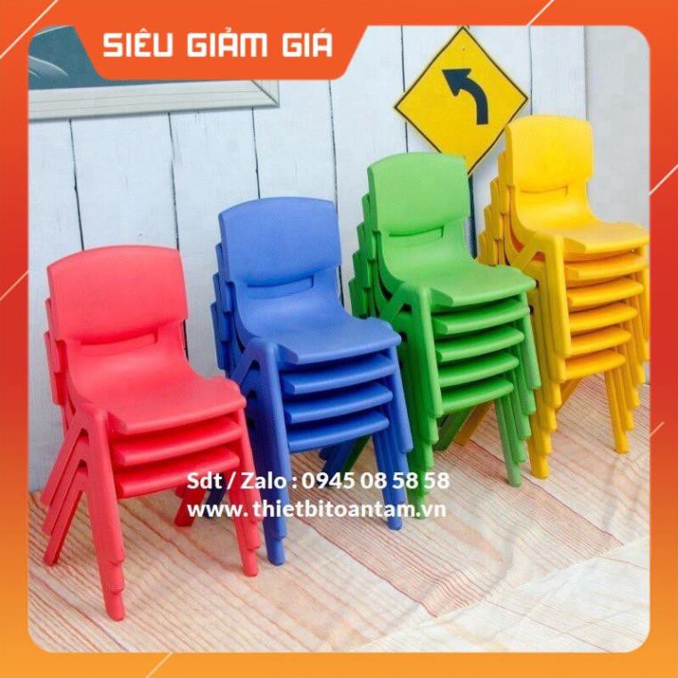 COMBO 1 Bàn nhập khẩu + 1 Ghế nhựa đúc trẻ em