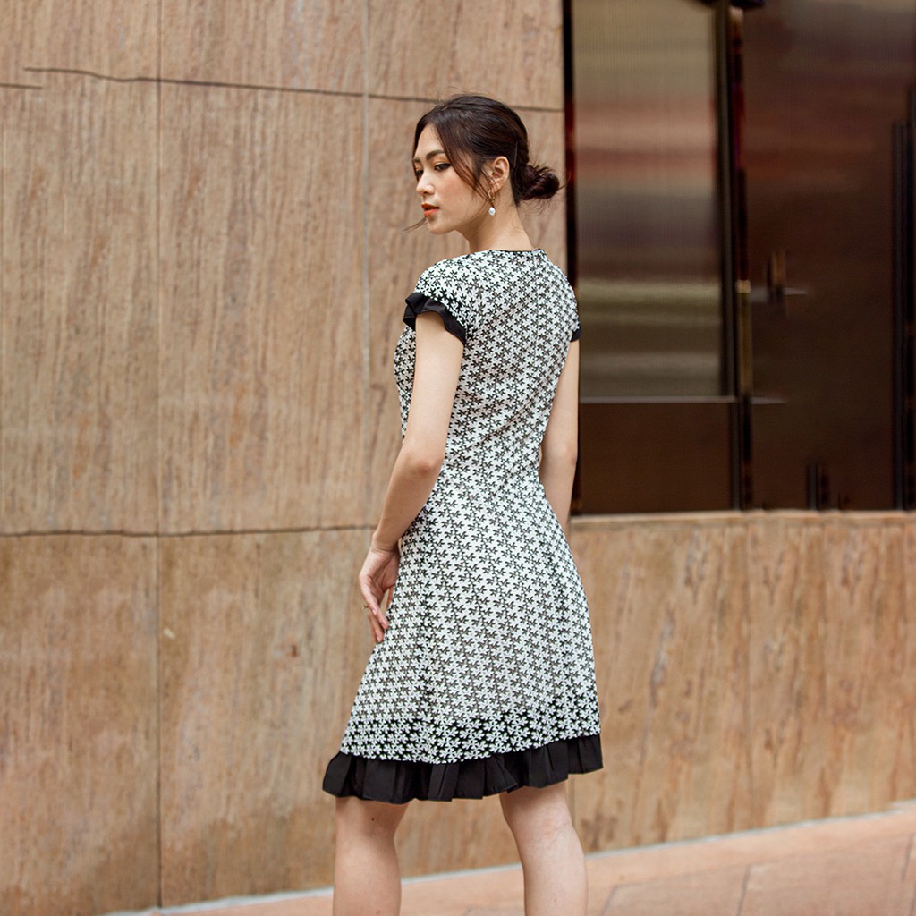 Đầm ren nữ đẹp thiết kế thời trang Eden dạng váy chứ a 2 lớp cổ chữ v tay ngắn mảnh mai sang trọng - D429