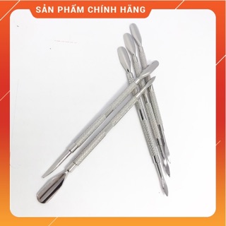 Sủi da lấy khoé móng inox