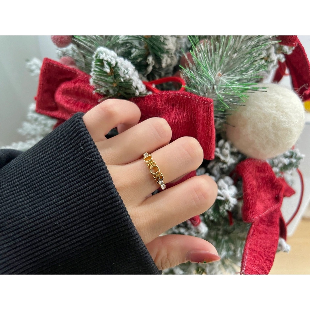 Nhẫn Cưới Khắc Chữ logo Thời Trang