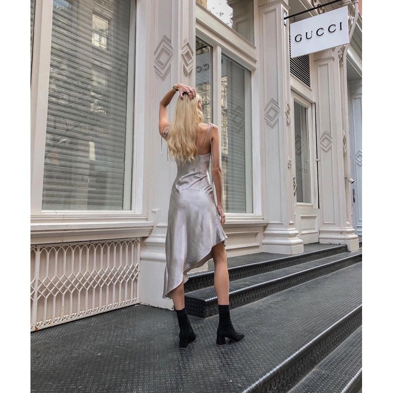 [Mã FAMAYWA2 giảm 10K đơn 50K] Venus Maxi - đầm satin nhũ | BigBuy360 - bigbuy360.vn