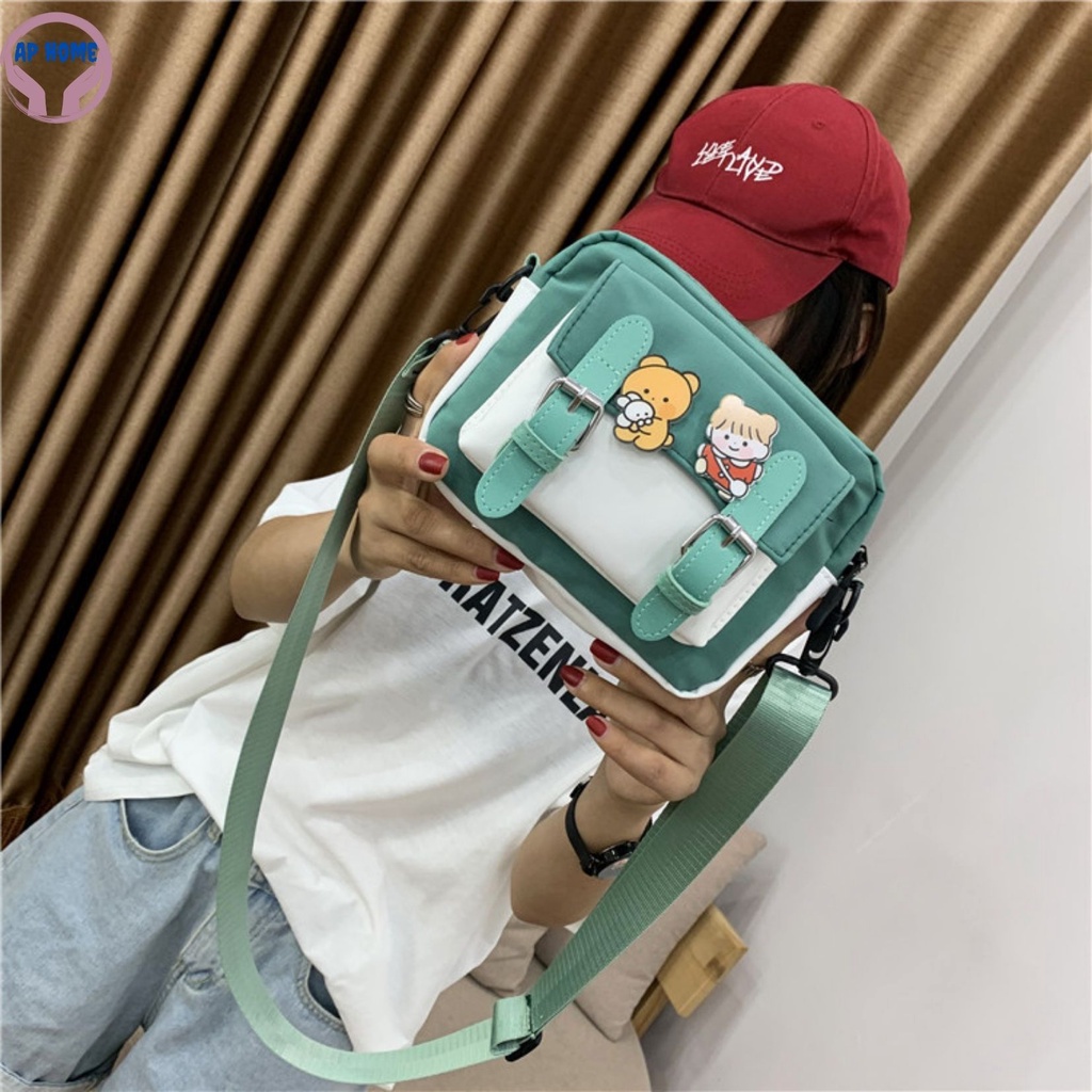 Túi đeo chéo mini siêu dễ thương cho nàng GenZ tặng kèm 2 huy hiệu pin cài trang trí