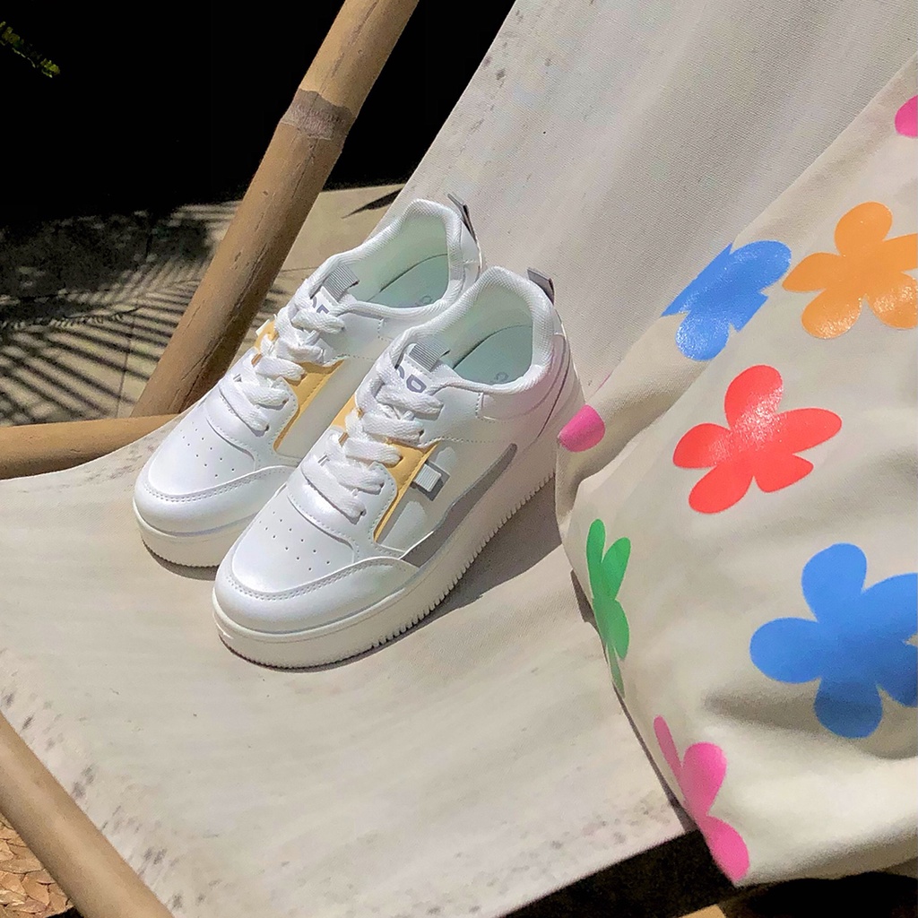 Giày Sneaker Nữ Đế Cao Giày BOM Basic Êm Chân Thích Hợp Đi Học, Chơi Màu Trắng Vàng Mới Nhất giayBOM GB Classics B1800