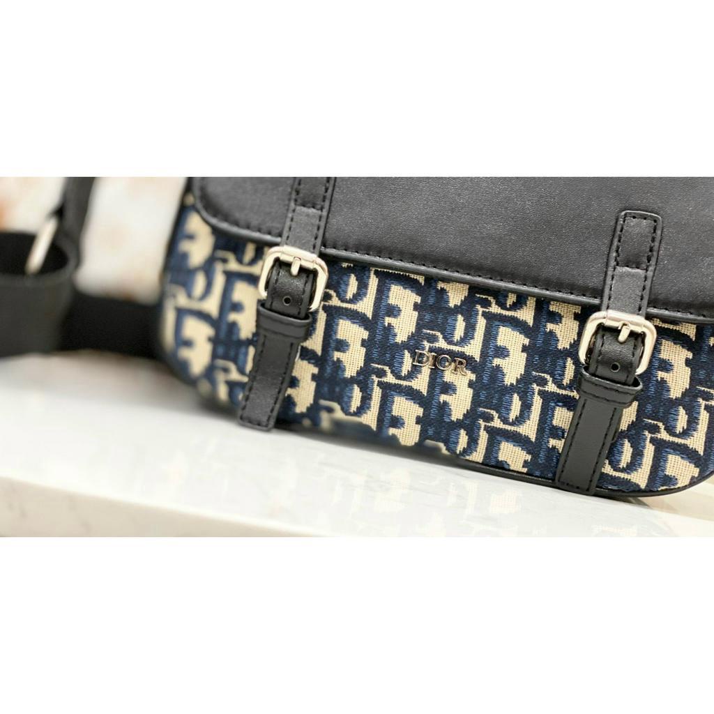 Túi nam đeo chéo thổ cẩm dáng cặp hoạ tiết chữ Dior fullbox