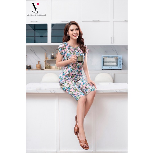 Bộ đồ mặc nhà lanh Vicci BN10 tay áo xẻ cách điệu, quần lửng nhiều họa tiết