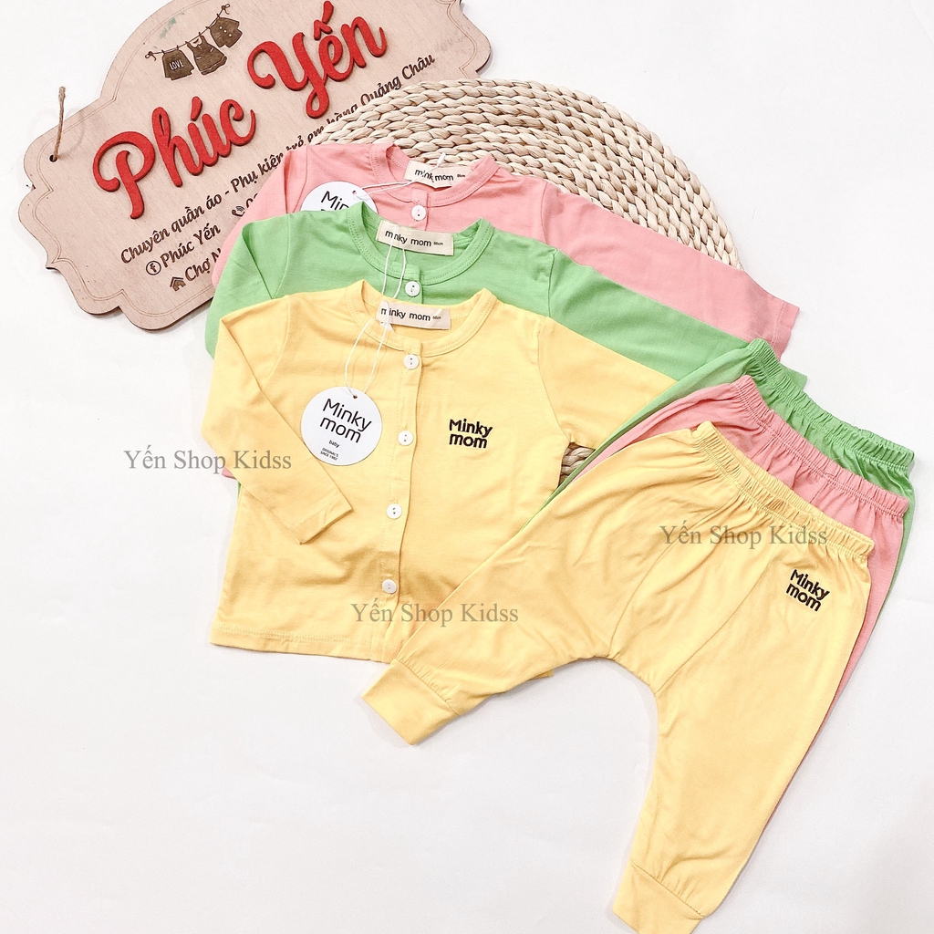 Bộ Dài Tay Sơ Sinh Cúc Giữa Thêu Chữ Minky Mom  Đáp Đũng Cho Bé ( Sơ Sinh- 14kg ) (SP001302)
