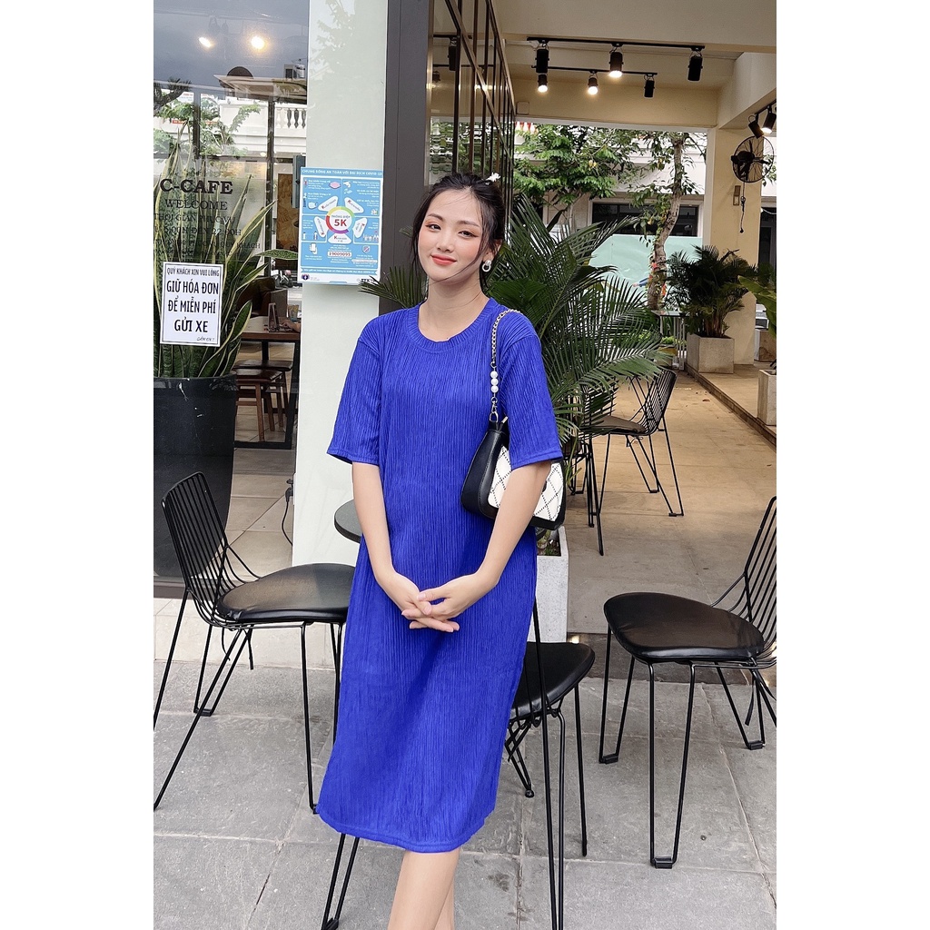 Đầm bầu suông xuống phố xinh xắn