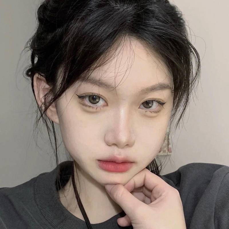 Bút Kẻ Mắt Nước Màu Đen Khô Nhanh Chống Nước Chống Nhòe Lâu Trôi