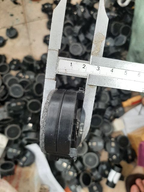 Cặp chép từ neo rã từ tivi ra tiếng hay to đường kính khoảng 4.5cm. giá 2 cái
