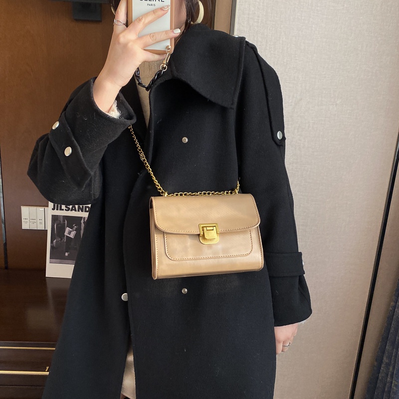 Túi Đeo Vai Hình Vuông Nhỏ Xinh Phối Dây Xích Thời Trang Mới 2020