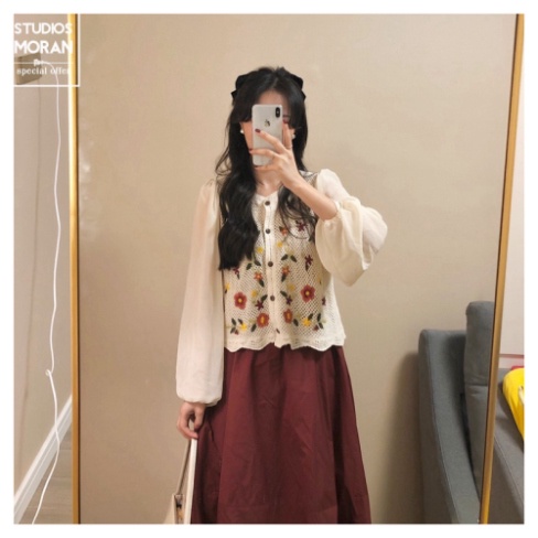 (Order) Set áo sơ mi đan móc thêu hoa vintage đáng yêu cổ tích + Chân váy xòe dài màu đỏ MORAN Hàn Quốc