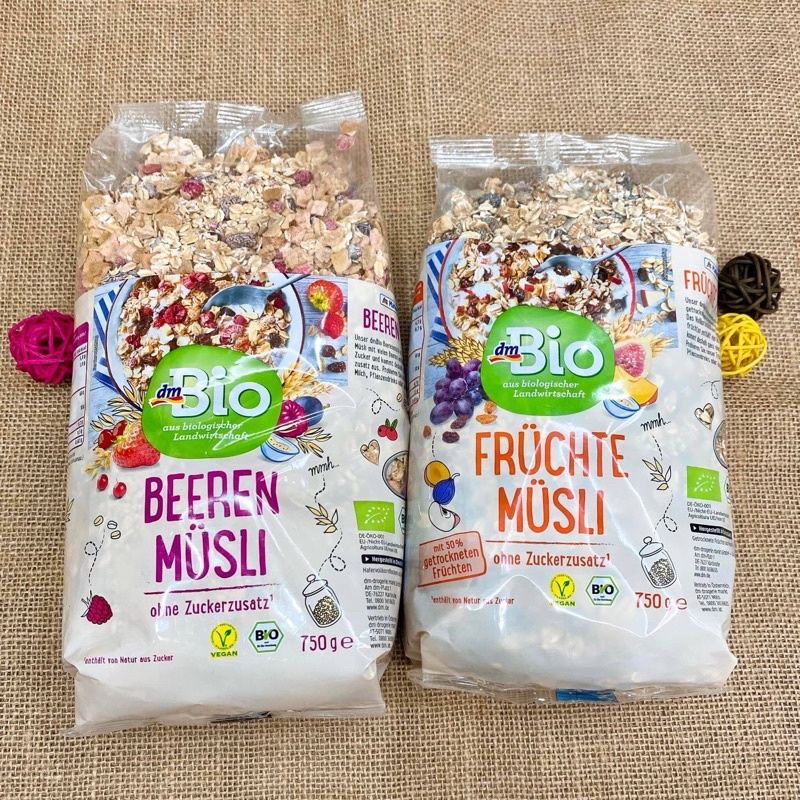 NGŨ CỐC ĂN LIỀN BIO FRÜCHTE MÜSLI &amp; BEEREN MÜSLI yến mạch mix hoa quả khô - Xuất xứ: Đức