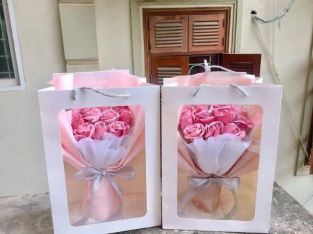 BÓ HOA SÁP 11 BÔNG TẶNG KÈM TÚI ĐÈN LED TRANG TRÍ