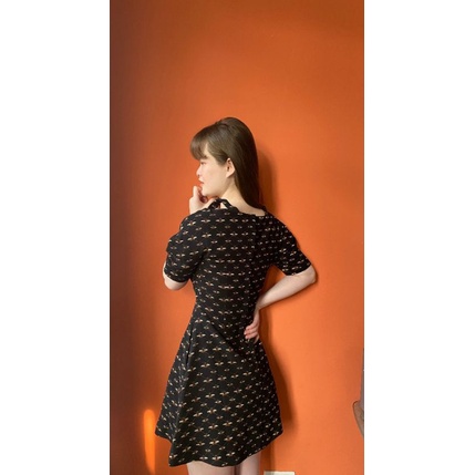 Đầm họa tiết hở vai Elise size S