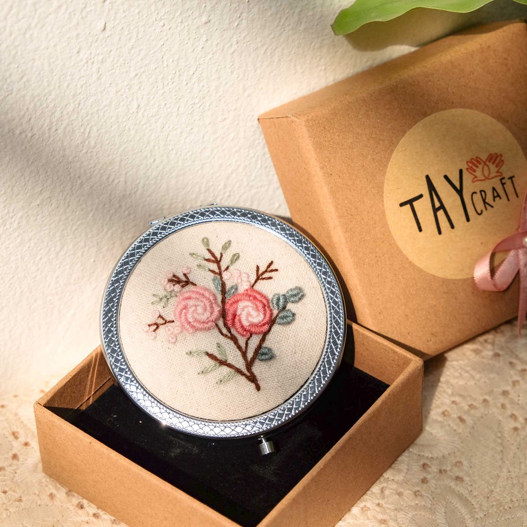 [QUÀ TẶNG BẠN GÁI] Gương gấp bỏ túi thêu tay, gương trang điểm handmade