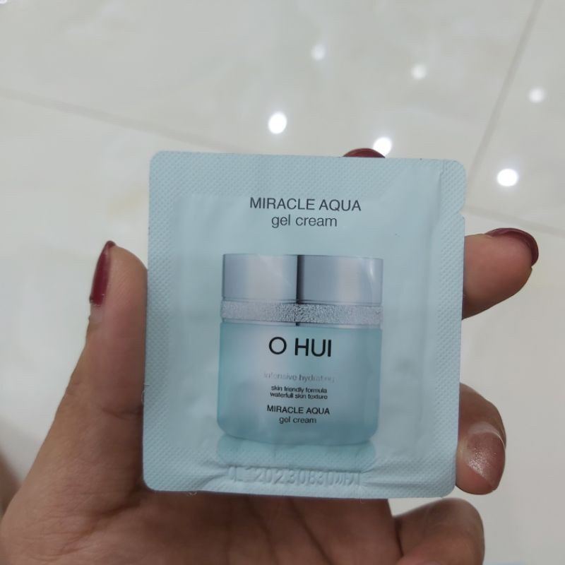 Gói kem cấp nước Ohui xanh giúp da căng mọng giảm mụn giảm tiết dầu - Ohui Aqua Miracle Gel Cream 1ml