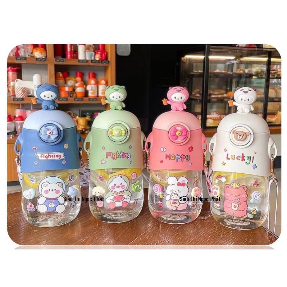 Bình Nước Gấu Ngộ Nghĩnh cho bé_Có Quai Đeo_650ML_Kèm Sticker dán